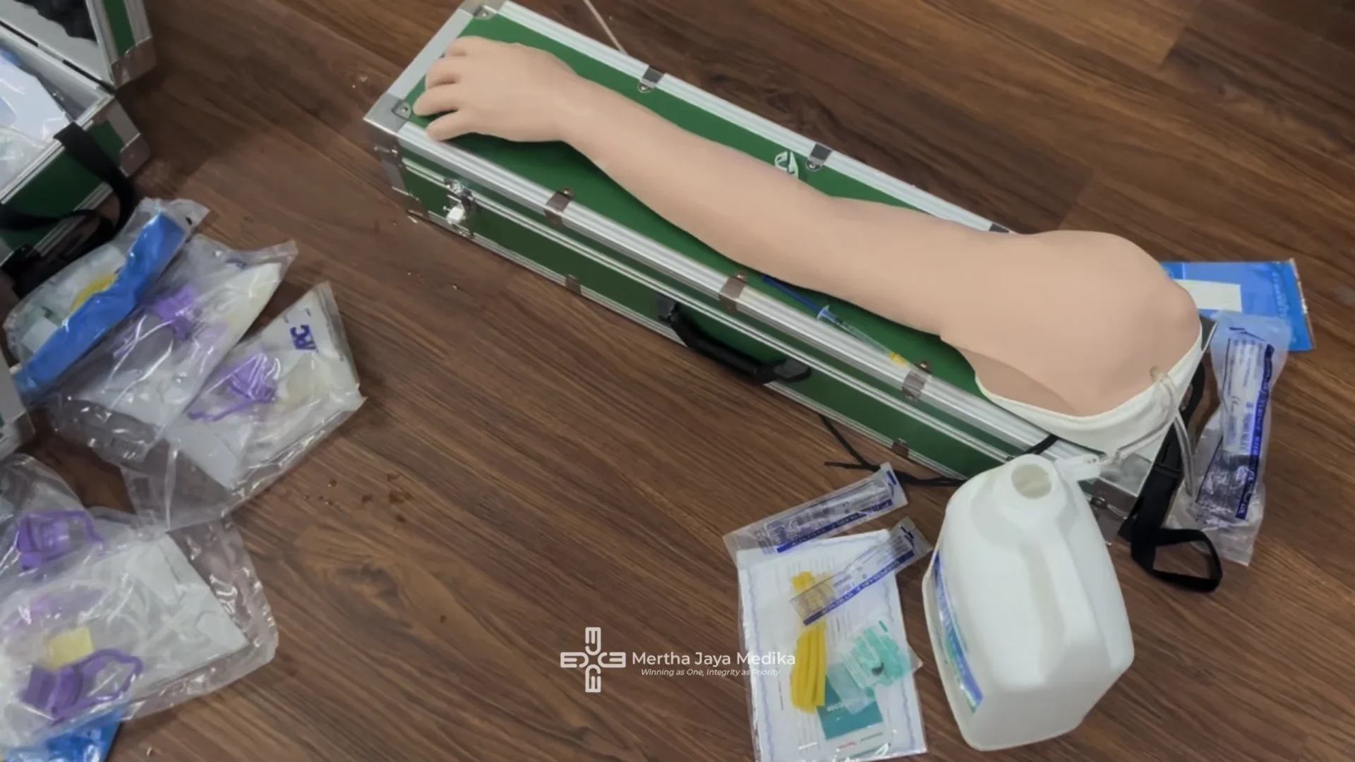 Manikin Full Functiontional Lengan - General Doctor HS39